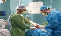 جراحی پیچیده ارتوپدی" اصلاح بدشکلی مچ پای مادرزادی" در آران و بیدگل انجام شد